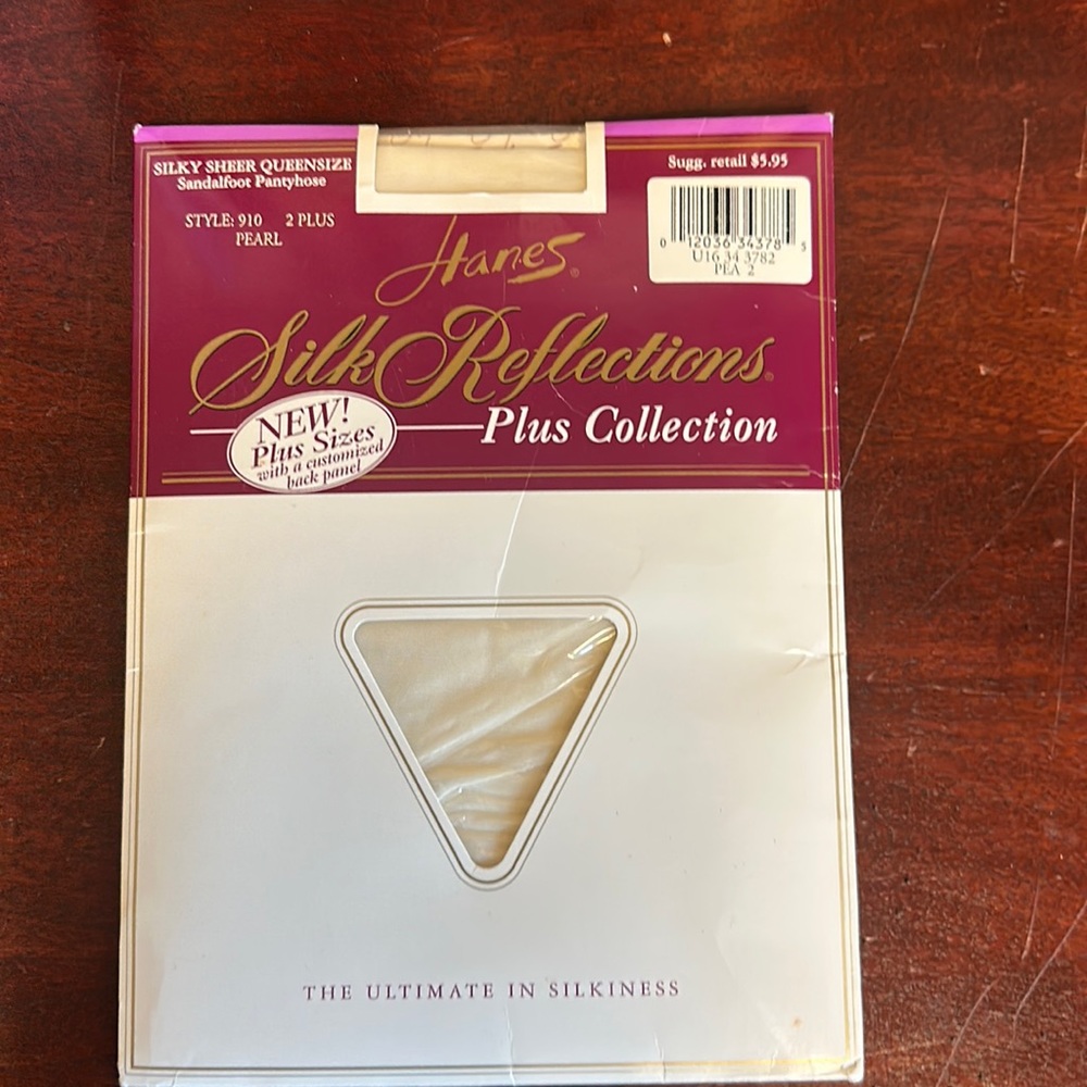 NWOT Vintage Hanes Silk Reflections Plus Collection.  Size 2 Plus.